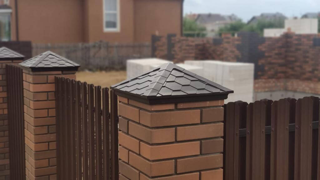 Колпак Zking Эверест Коричневый на столб 1.5х1.5 кирпича (390х390мм) в Курске фото