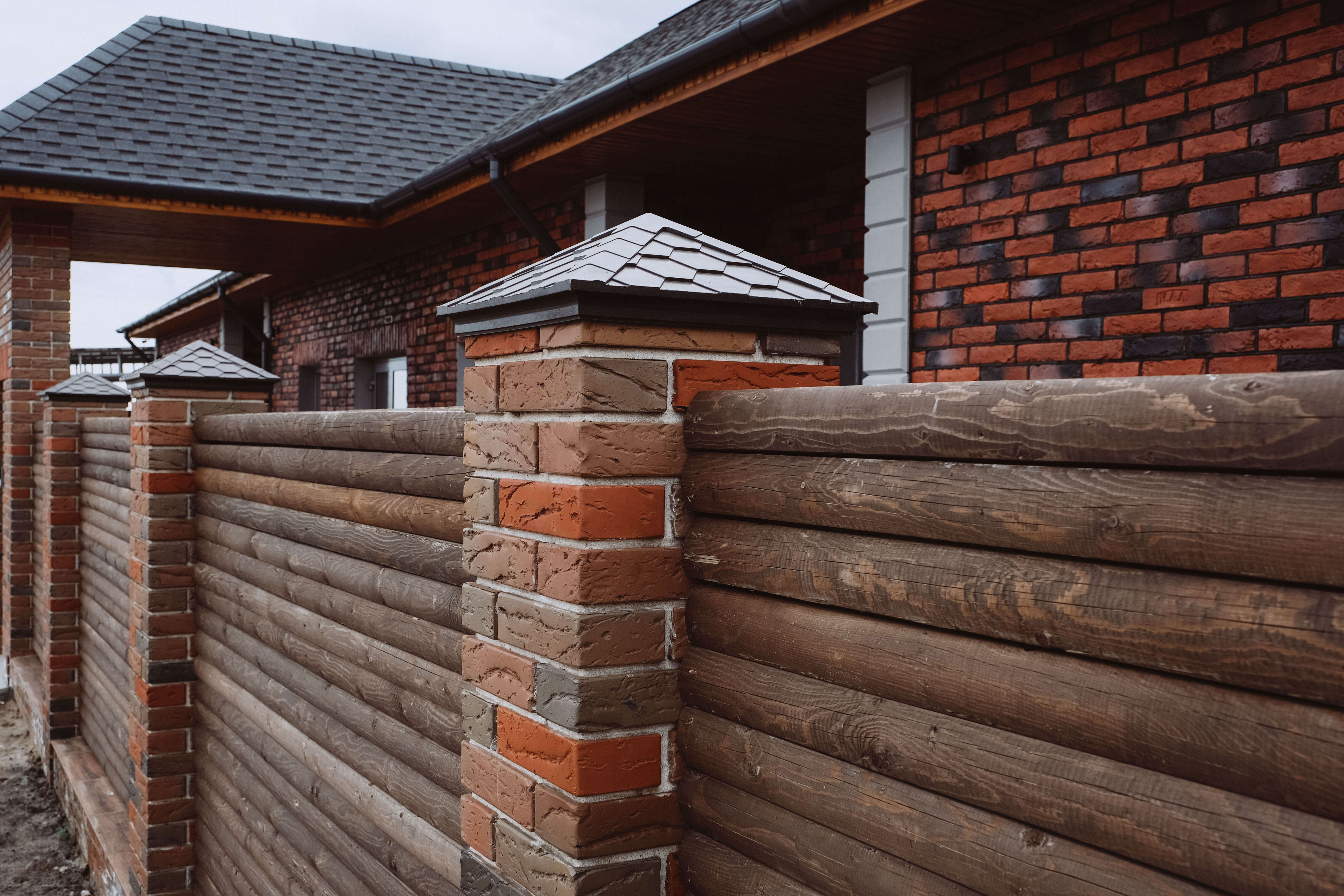 Колпак Zking Эверест Коричневый на столб 1.5х1.5 кирпича (390х390мм) в Курске фото