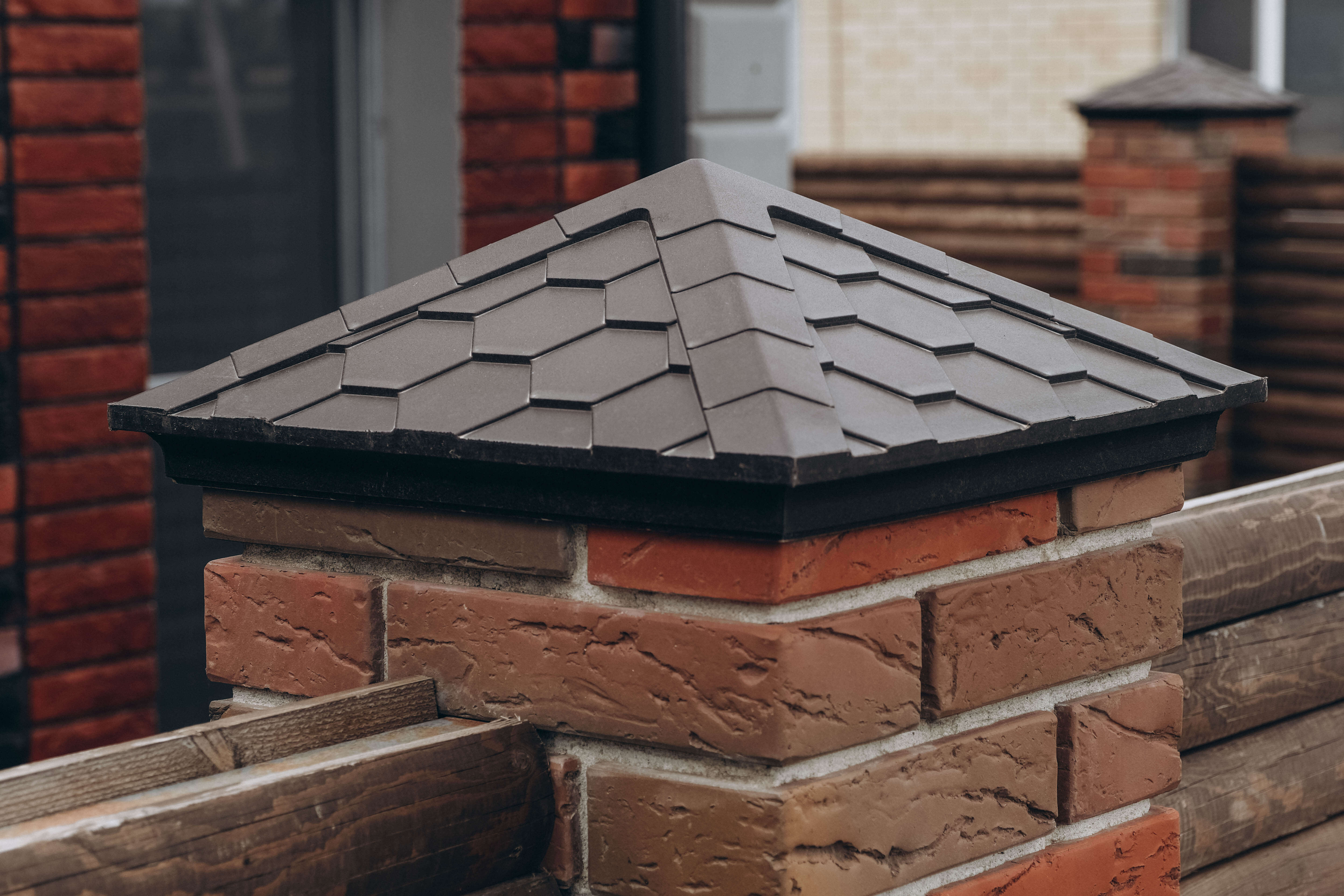 Колпак Zking Эверест Коричневый на столб 1.5х1.5 кирпича (390х390мм) в Курске фото